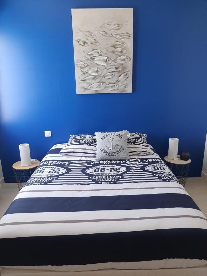 Apartment Face Au Port Et A L'ocean Gilles Croix De Vie Wifi Balcon Parking Prive Couvert *